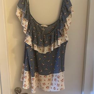 Off the shoulder 🌸 top